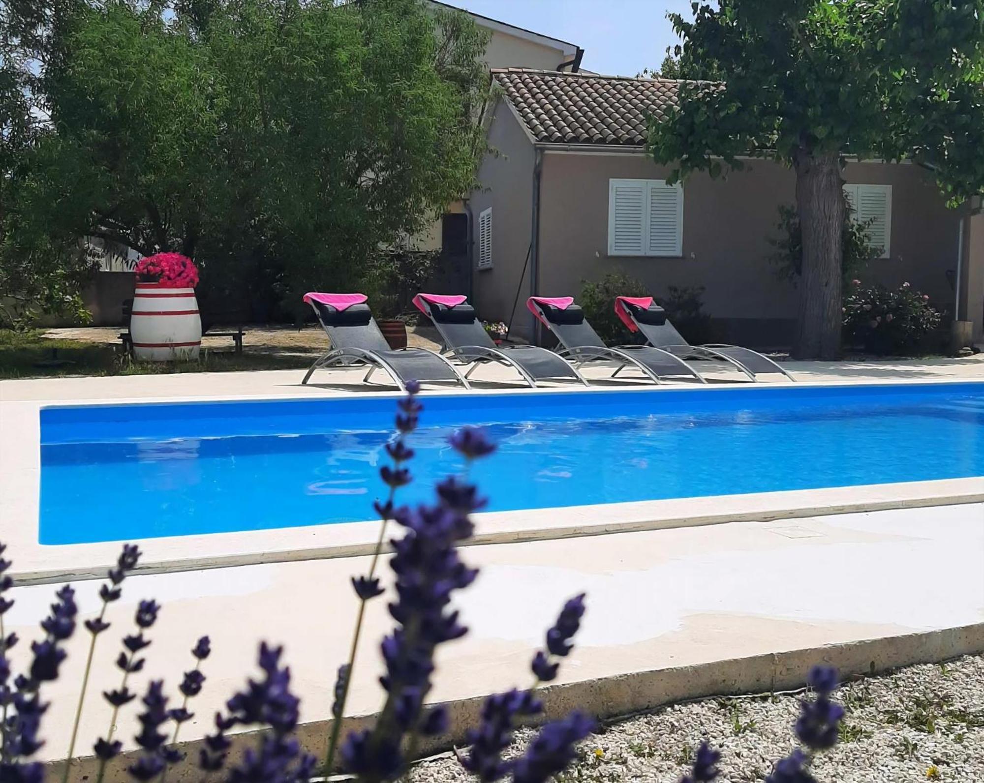 Ferienhaus Aqua Mit Pool Jadreški Eksteriør bilde
